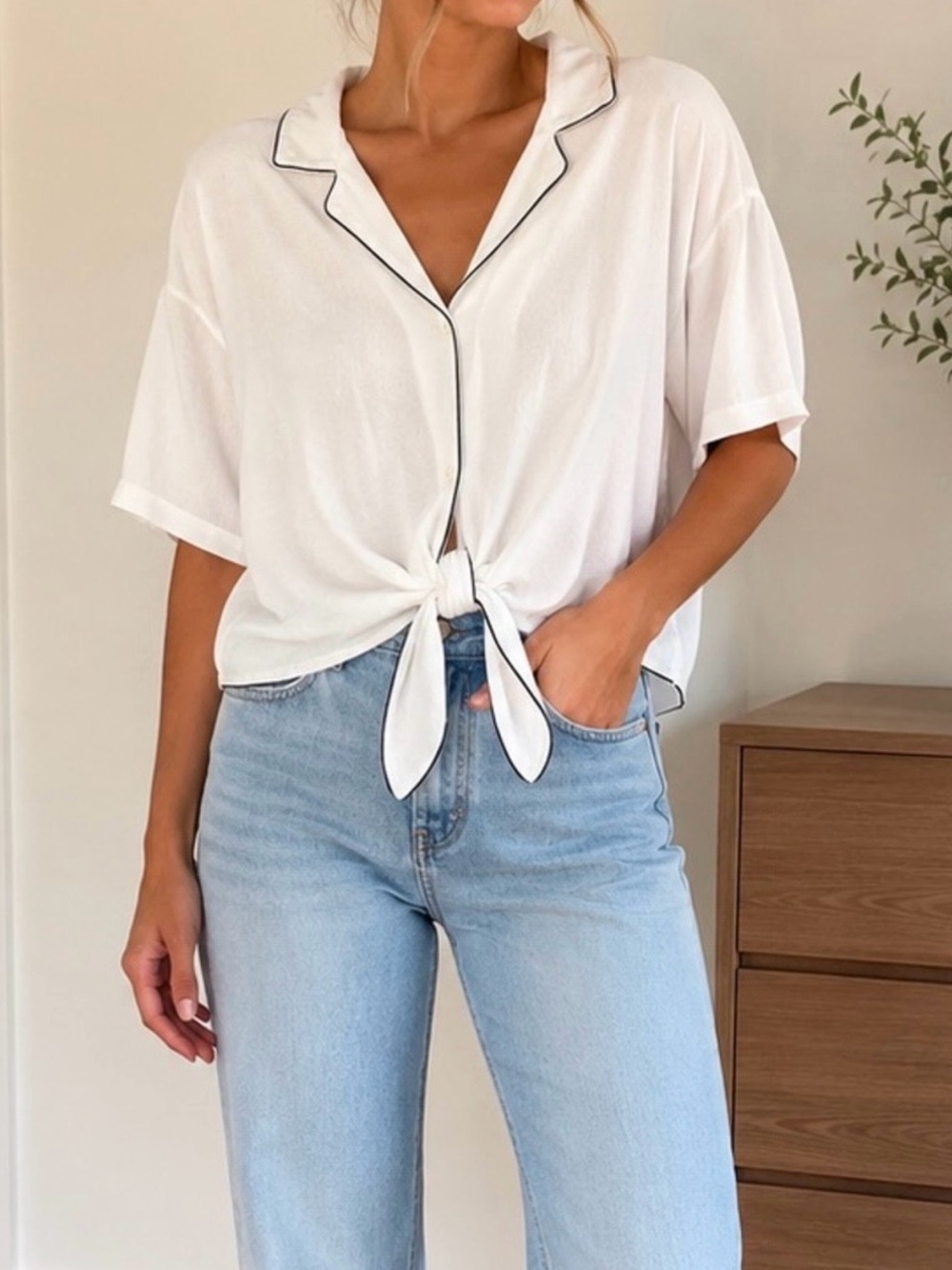 Wilfred Free Huyang Blouse White Tie-Front with Contrast Piping